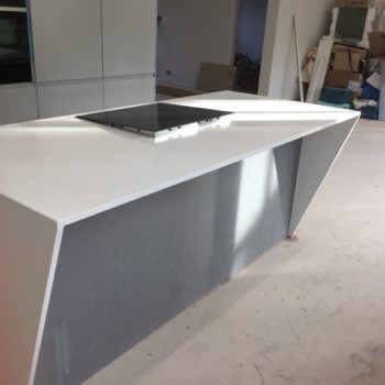 White quartz kitchen worktops